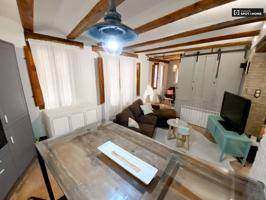 Precioso apartamento de 2 dormitorios en alquiler cerca del Mercado Central de Valencia en Ciutat Vella photo 0