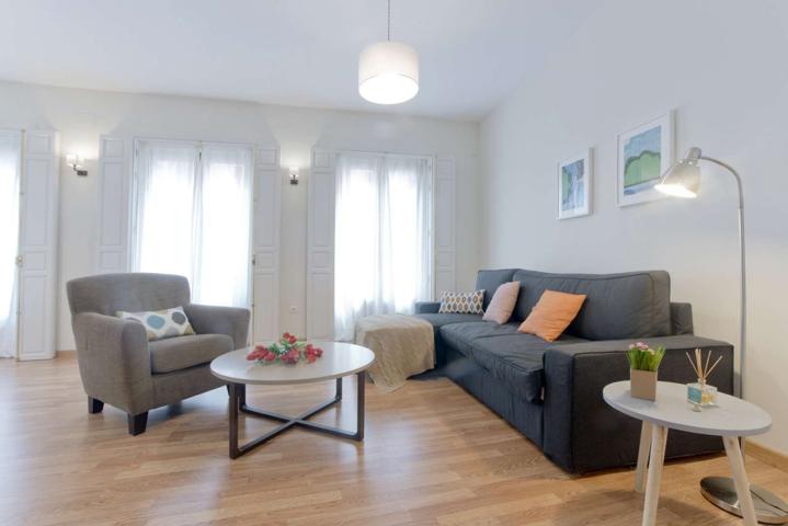Elegante apartamento de 1 dormitorio en alquiler en Trafalgar photo 0