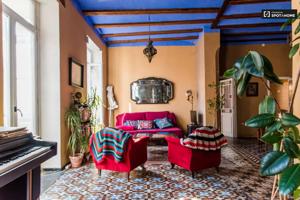 Apartamento bohemio de 1 dormitorio en alquiler cerca del Portal de la Valldigna en Ciutat Vella photo 0