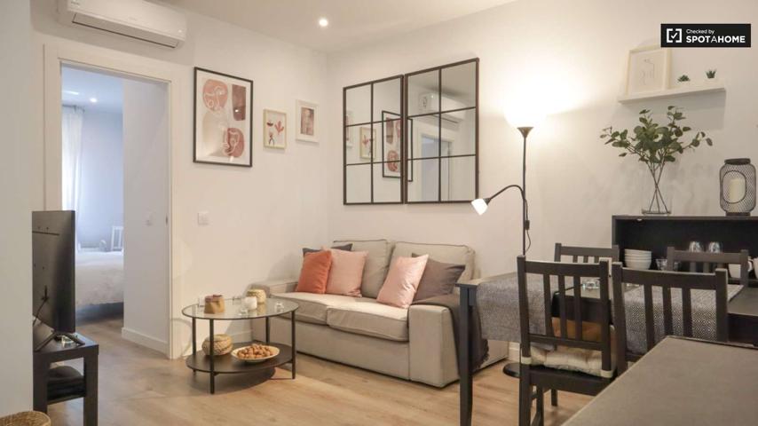 Apartamento de 2 dormitorios en alquiler en Castilla photo 0