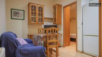 Apartamento de 2 dormitorios en alquiler en Madrid photo 0