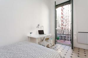 Habitación en piso compartido en barcelona. photo 0