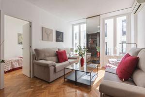 Apartamento de 3 habitaciones en alquiler en Madrid photo 0