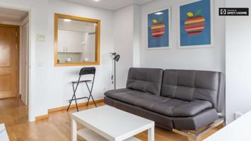 Piso de 1 dormitorio en alquiler en Castilla, profesionales o estudiantes photo 0
