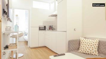 apartamento de 1 dormitorio en alquiler en Cuatro Caminos, Madrid photo 0