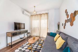 Apartamento céntrico de 2 dormitorios con aparcamiento y terraza, Málaga photo 0