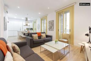 Apartamento de 2 dormitorios en alquiler en Sol, Madrid photo 0