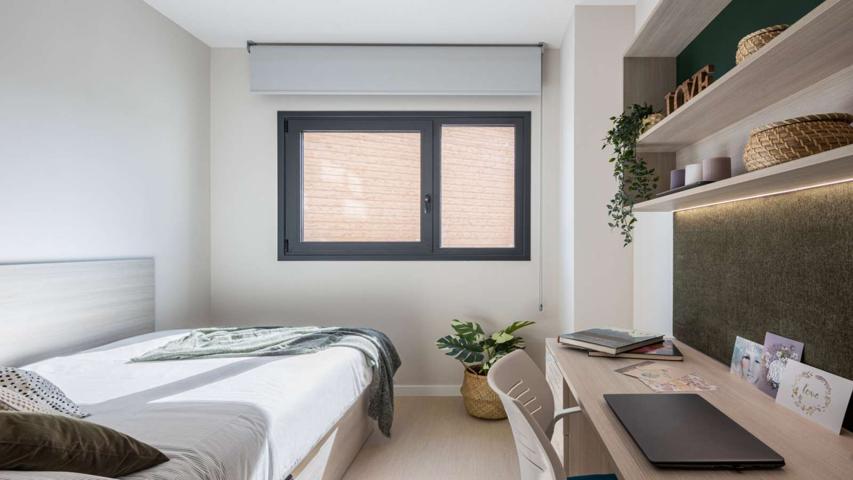 Habitación Individual Superior con baño privado en un Coliving en Sevilla photo 0