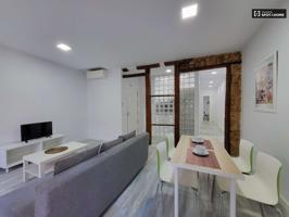 Apartamento de 2 dormitorios en alquiler en Centro photo 0