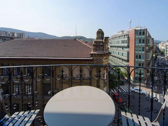 Piso en alquiler de 2 dormitorios en Centro Bilbao - Diputación photo 0
