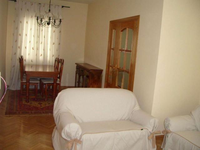 Se alquila apartamento de 2 habitaciones en Cortes, luz incluida con límite photo 0