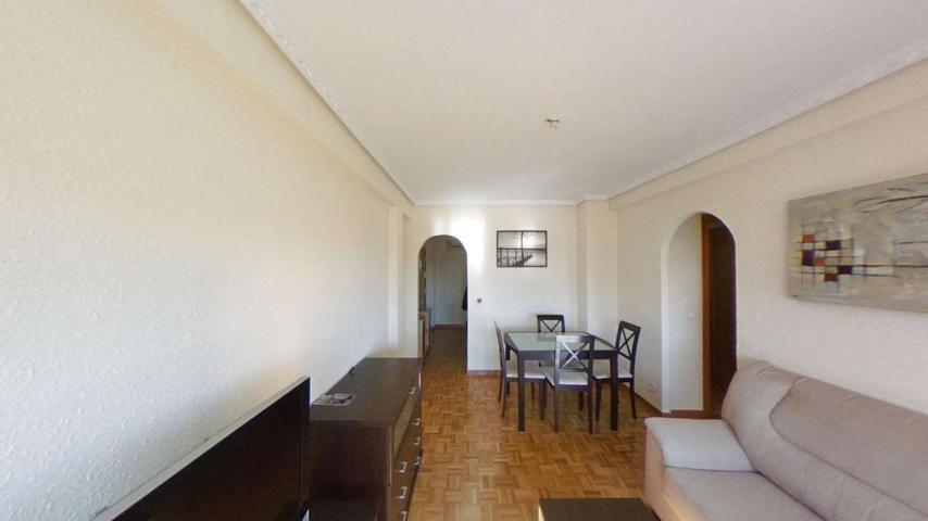 Apartamento de 2 habitaciones en alquiler en Ciudad Universitaria photo 0