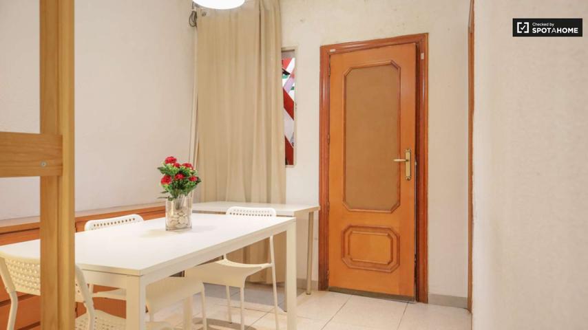Piso de 3 habitaciones en alquiler en Getafe, solo estudiantes photo 0