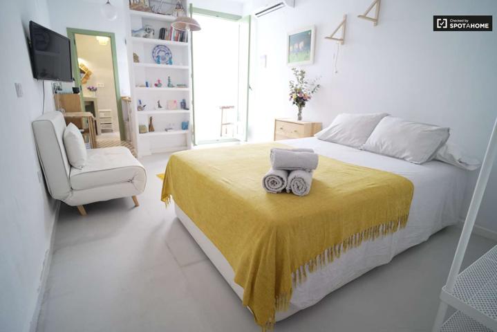 Estudio en alquiler en Feria, gastos incluidos photo 0