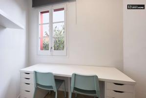 Habitación doble compartida en residencia de estudiantes para alquilar en Barcelona photo 0