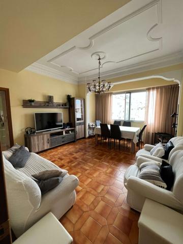 Piso en alquiler de 4 habitaciones en Extramurs photo 0