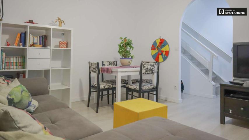 Se alquila apartamento de 2 habitaciones en San Isidro, gastos incluidos. photo 0