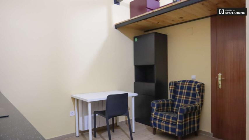 Estudio en alquiler en Canillejas, perfecto para estudiantes y profesionales. photo 0