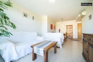 Apartamento de 2 dormitorios en alquiler en Valencia photo 0