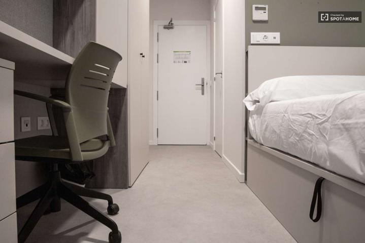 Piso de 1 dormitorio en alquiler en Getafe photo 0