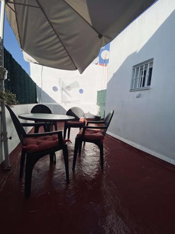 Estudio en alquiler en San Antonio, Cádiz, se admiten fumadores y mascotas. photo 0