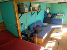 Se alquila piso de 2 habitaciones en El Tomillar, gastos incluidos, solo chicos photo 0