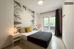 ¡Habitaciones en alquiler en un apartamento de 5 dormitorios en Barcelona! photo 0