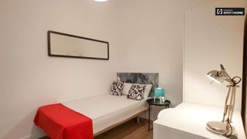 Acogedora habitación en alquiler en un apartamento de 7 dormitorios en L'Esquerra de l'Eixample, Barcelona photo 0