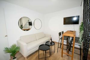 Apartamento de 3 dormitorios en alquiler en Usera photo 0