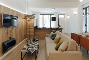 Se alquila piso de 2 habitaciones en Triana, gastos incluidos. photo 0