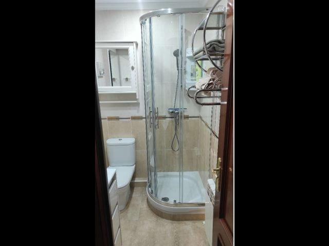 Se alquila piso de 2 habitaciones en Sondika, gastos incluidos. photo 0