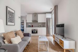 Piso en alquiler de 1 dormitorio en Cuatro Caminos photo 0