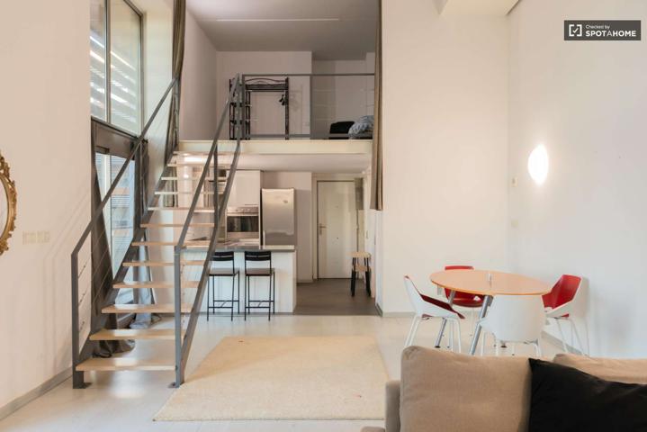 Impresionante apartamento tipo loft en alquiler en Patraix photo 0