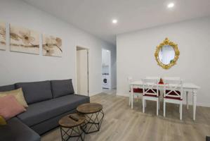 Piso en alquiler de 2 habitaciones en Adelfas photo 0