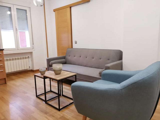 Apartamento de 3 habitaciones en alquiler en Niño Jesús photo 0