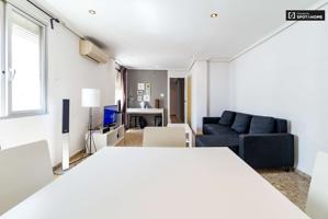 Elegante apartamento de 3 dormitorios en alquiler en Xirivella photo 0