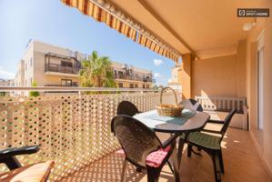 Apartamento de 2 dormitorios en alquiler en Valencia photo 0