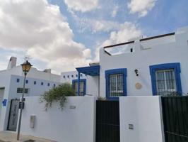 Estudio en alquiler en Almería, gastos incluidos photo 0