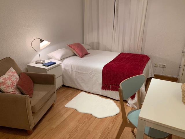 Estudio en alquiler en Recoletos, Madrid photo 0