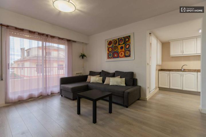 Se alquila piso de 2 habitaciones en Sueca, gastos incluidos. photo 0