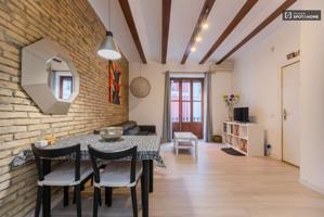 Apartamento de 2 dormitorios en alquiler en El Carmen, Valencia photo 0