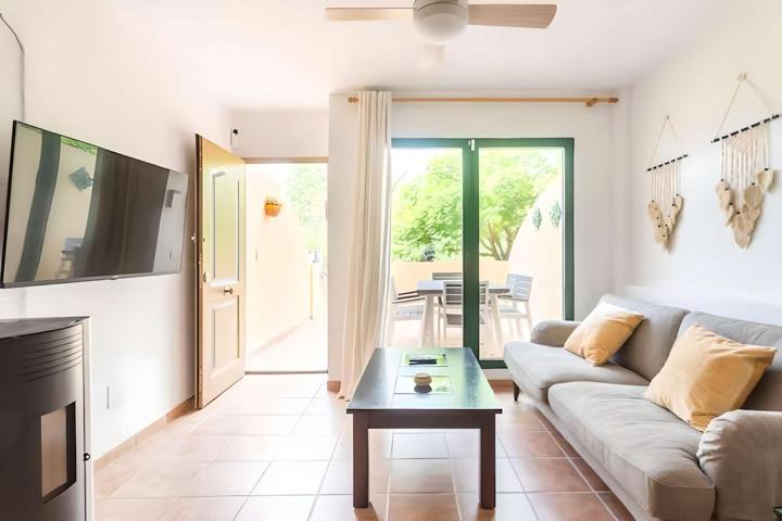 Apartamento de 3 dormitorios en alquiler en Jávea, gastos incluidos. photo 0