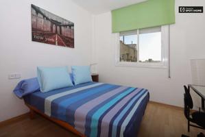 Habitación luminosa ideal para estudiantes varones en apartamento de 3 dormitorios en La Dreta de l'Eixample photo 0