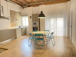 Piso de dos habitaciones en alquiler en Valencia photo 0