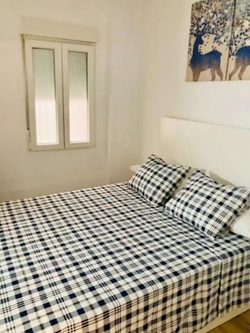 Se alquila apartamento de 1 dormitorio en Valdeacederas photo 0