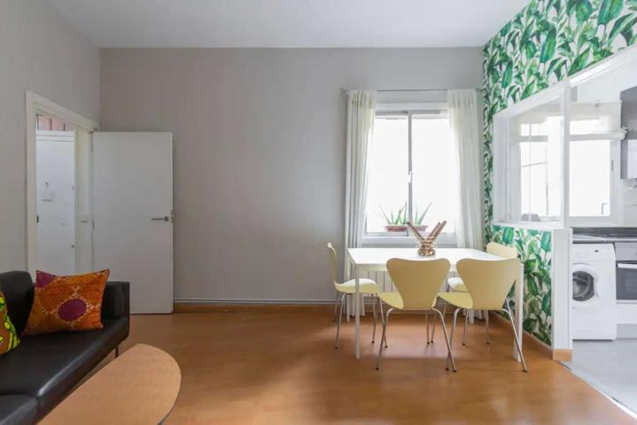 Apartamento de 3 habitaciones en alquiler en Madrid photo 0