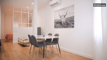 Estudio en alquiler en Zofío, profesionales y familias bienvenidas photo 0