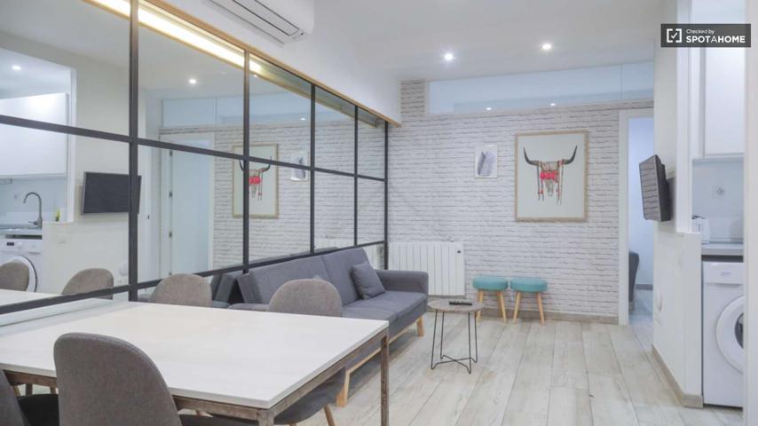 Se alquila piso de 2 habitaciones en Castillejos, gastos incluidos. photo 0