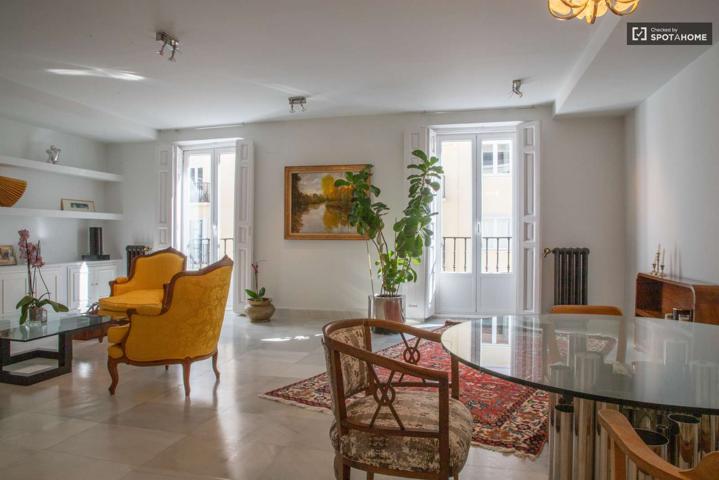 Apartamento de 2 dormitorios en alquiler en Madrid photo 0