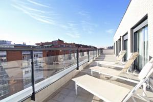 Se alquila piso de 3 habitaciones en Adelfas, gastos incluidos. photo 0